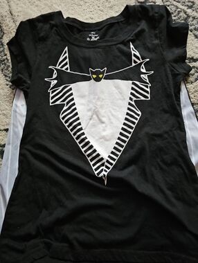 Nightmare Before Christmas Cape Black Graphic Tee Bat Design XL